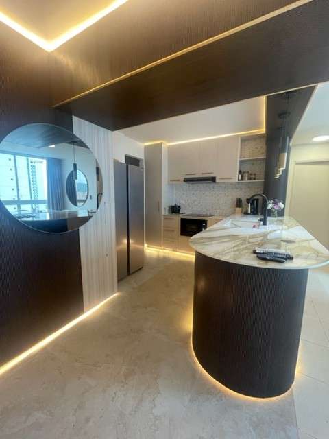 SE ALQUILA APARTAMENTO REMODELADO EN PH44&PARK, BELLA VISTA. 