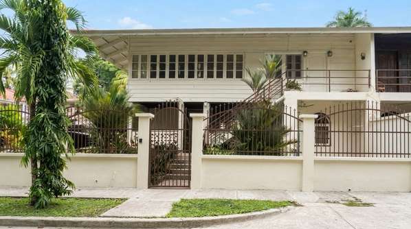 ! House in Ancon I with patio and terrace