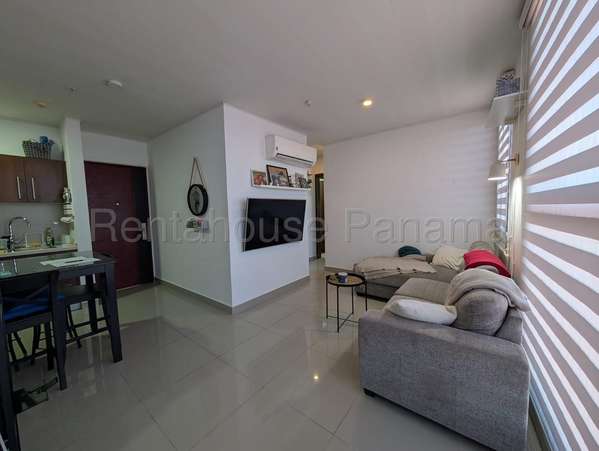 Venta de apartamento en PH Luma Tower, amoblado, 27LGG2971