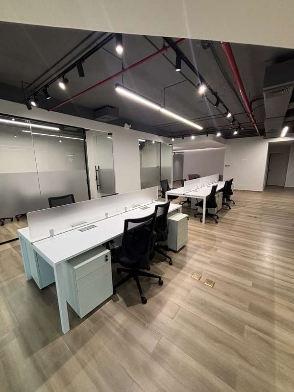 SE ALQUILA OFICINA AMOBLADA FINANCIAL PARK 