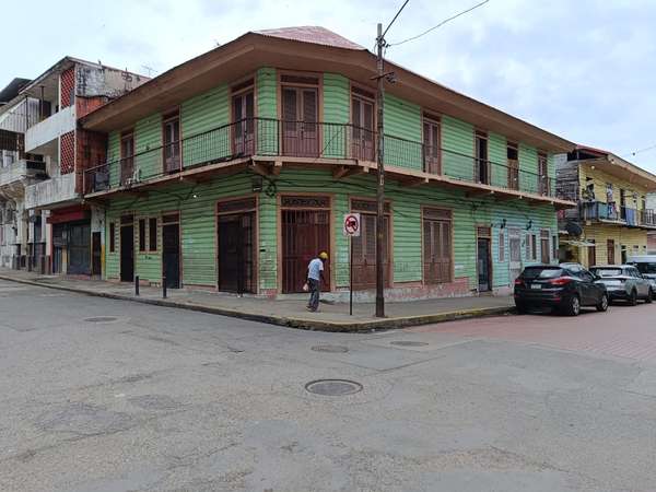 SE VENDE PROPIEDAD EN CASCO VIEJO