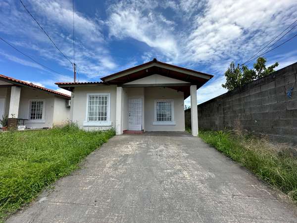 CASA EN VENTA EN HACIENDA SANTA FE, TOCUMEN