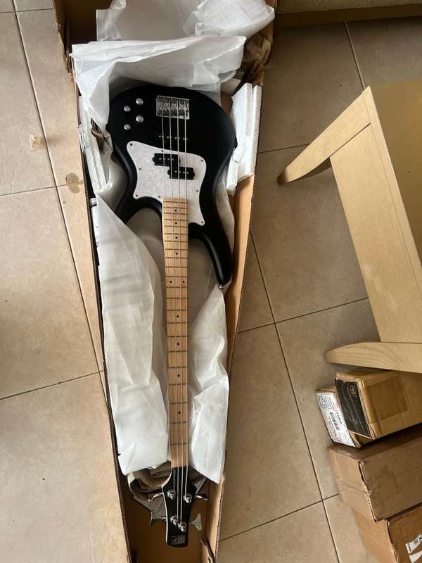 Guitarra  más Amplificador 