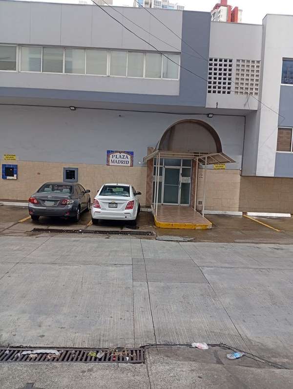 SE VENDE CENTRICO APARTAMENTO VIA ESPAÑA SAN FRANCISCO CARRASQUILLA 2 HABITACIONES