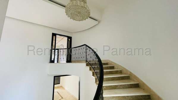 House for sale in Costa del Este Paseo del Parque JV