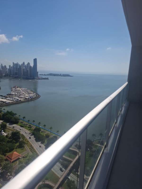 Apartment for Rent on Avenida Balboa
