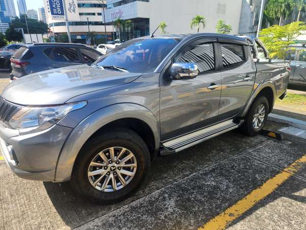 VENDO MITSUBISHI L200 SPORTERO FULL AT 2019 4 X 4 