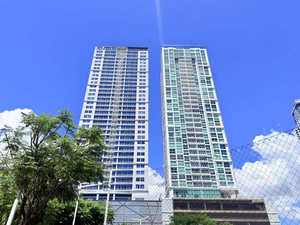 Apartamento en Alquiler en Costa del Este Panamá 3 Recámaras Línea Blanca y 2 Estacionamientos