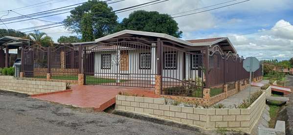 Se alquila casa Riviera David amoblada cercada 600