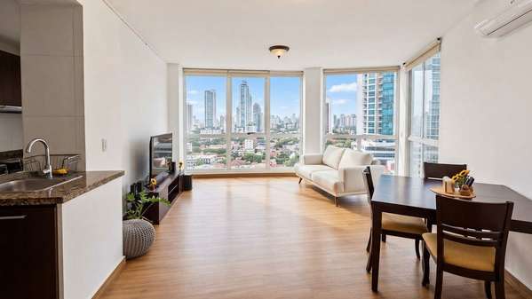 ! Apartment in San Francisco I with balcony and excellent lighting