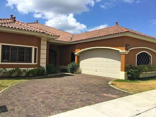 Casa en Venta en Costa Sur. 26-7944.