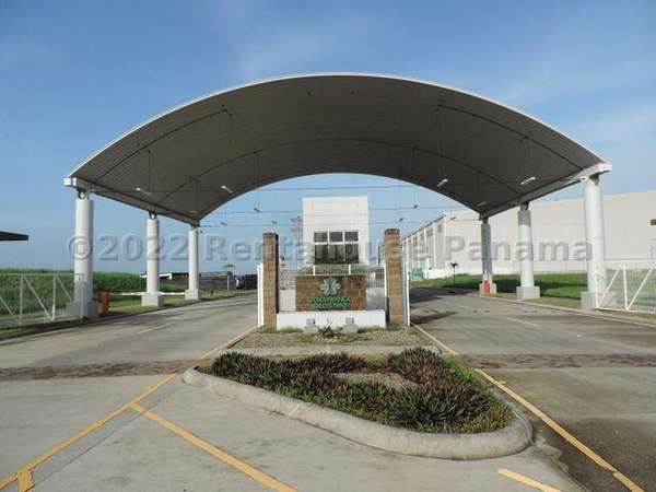 Terreno en Venta en 24 de Diciembre. 26-7604.