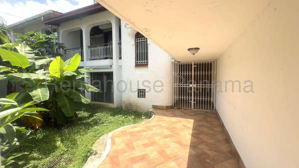 Venta de Casa en La Alameda DCD27-1497