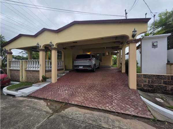 VENTA DE CASA EN BRISAS DEL GOLF EN CIRCUITO CERRADO