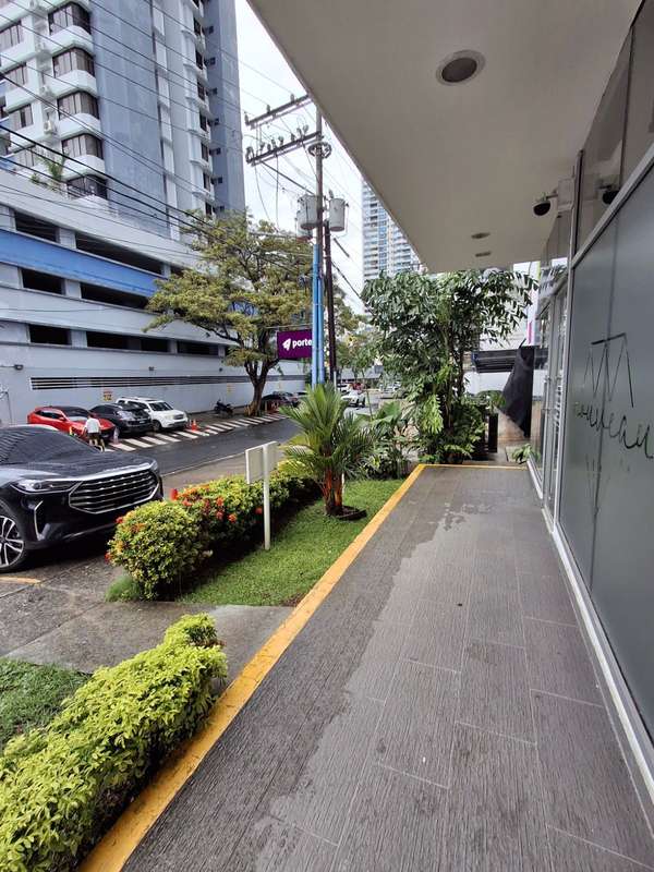 Alquilo local comercial en planta baja San Francisco 