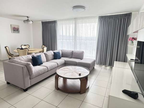 ! Apartment in Clayton I furnished I 3 Rec I with balcony and mountain view