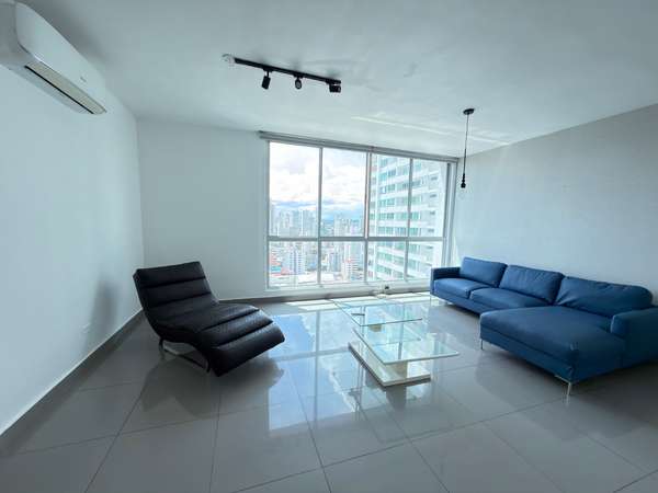 Alquilo apartamento en San Francisco, 2 recamaras, semi-amoblado, 95m2, cerca de Parque Omar.