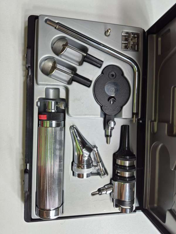 Set de diagnóstico médico ORL y oftalmológico (modelo Riester econom®).