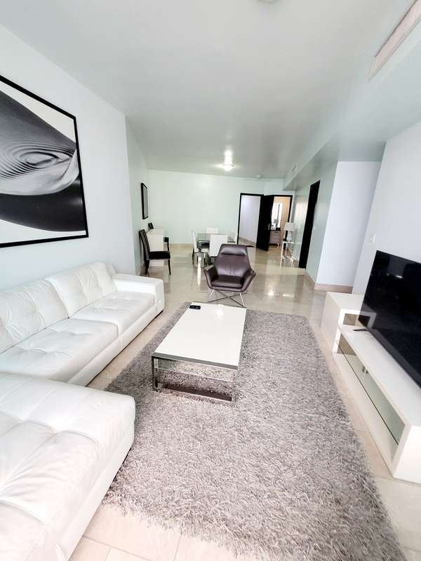 Se Alquila Apto en Grand Tower modelo H
