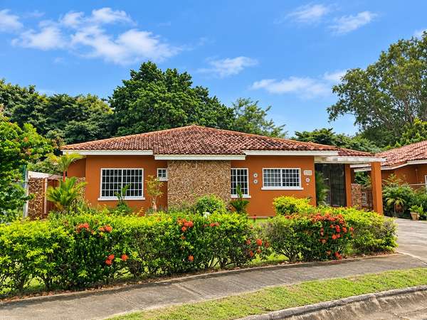 BEAUTIFUL HOUSE FOR SALE | PLAYA CARACOL