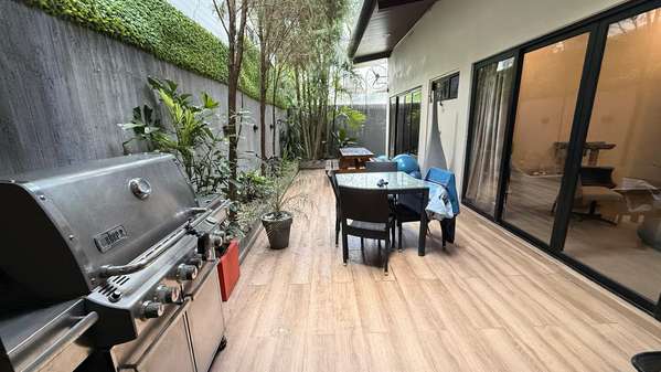 Single-Story House for Sale – Coco del Mar, San Francisco | DG