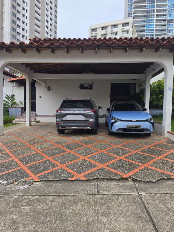 House for Sale (2 Levels) in El Cangrejo - MH