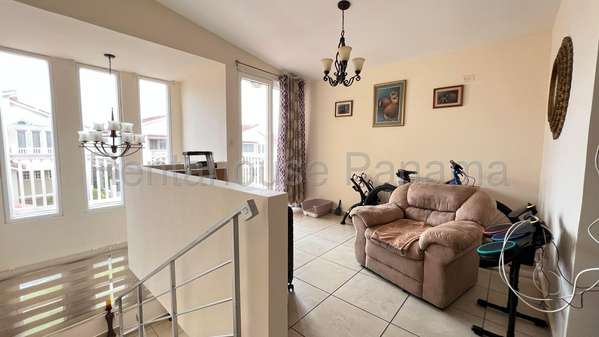 House for sale in Brisas Del Golf