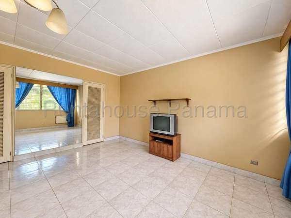 House for sale in El Carmen JV