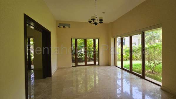 House for sale in Clayton Los Senderos | LFC Direct Client Only