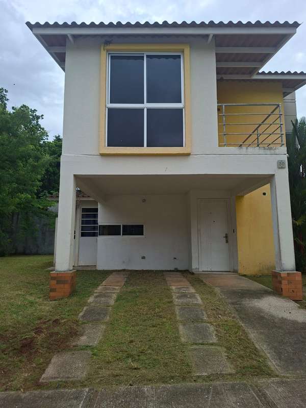 Banco vende casa en PH SANTILLANA – ARRAIJÁN, PANAMÁ OESTE