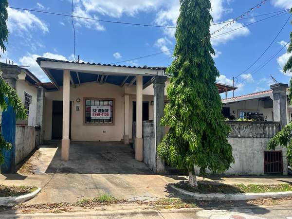Banco vende casa en RESIDENCIAL PALO ALTO – PACORA, PANAMÁ