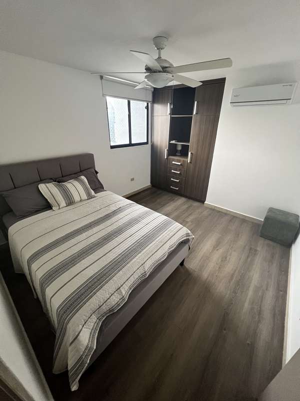 Alquilo habitacion con baño para damas en Condado del Rey