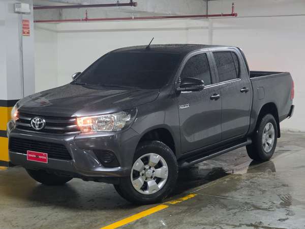 TOYOTA HILUX 2023 74mil km 