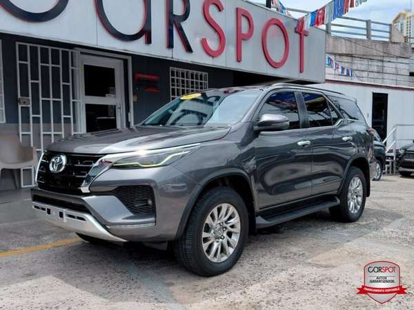Toyota Fortuner SRV 2022 Automática 0000