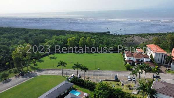 SALE OF LAND IN COSTA DEL ESTE ESM