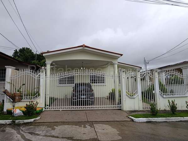 Casa en alquiler sector Brisas del Golf 27LRL3050