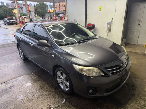 TOYOTA COROLLA 2013 GLi 1.6 JAPONES SIN NINGUN BOTE DE ACEITE  145K KMS AUTOMATICO