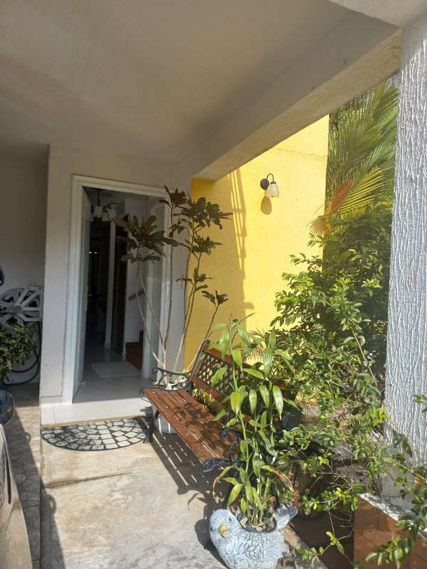 Vendo hermosa casa unifamiliar amoblada y con A/A