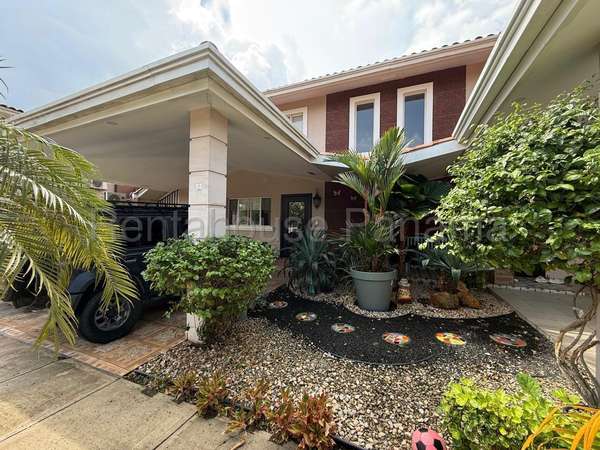 Venta de Casa en Brisas del Golf 27MGO1168