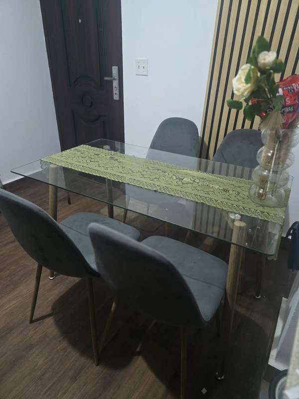 Comedor de Vidrio de 4 puestos - Negociable