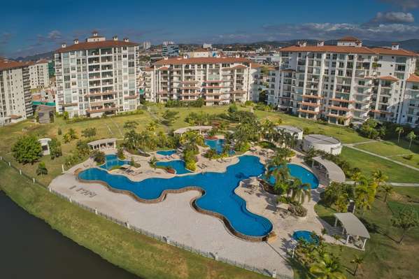  Venta de apartamento en The Reserve Santa María    AK