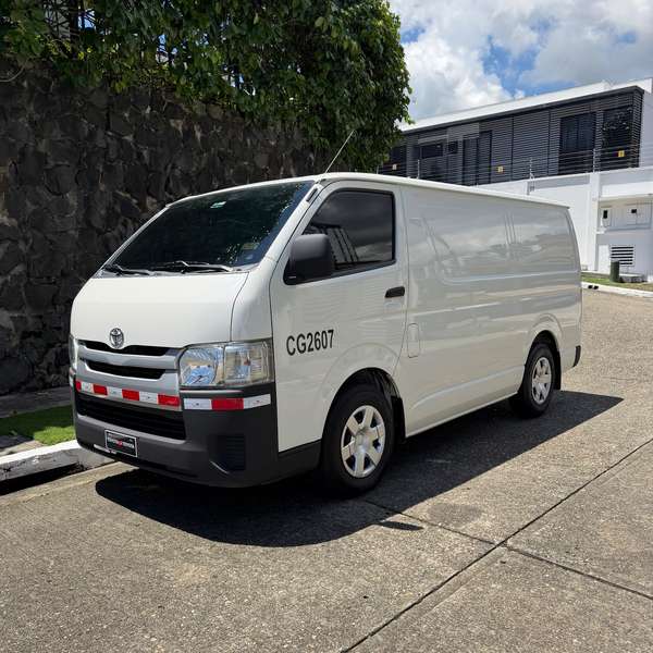 TOYOTA HIACE 2017