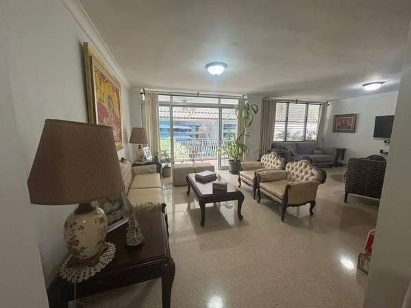 AMPLIO APARTAMENTO EN VENTA EN OBARRIO– Bella Vista - C.J.