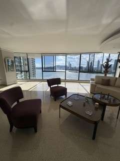 SE VENDE APARTAMENTO EN PH MAR DE PLATA, CON VISTA AL MAR. 