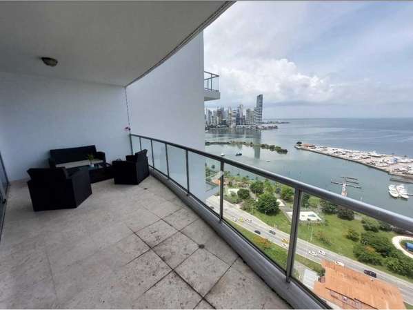 APARTAMENTO FRENTE AL MAR - AVENIDA BALBOA - PH SKY RESIDENCES