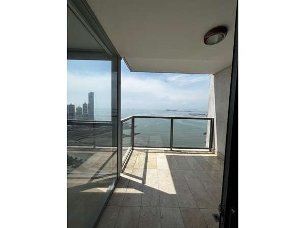 Alquilo bello apartamento Yoo Panamá 2000$