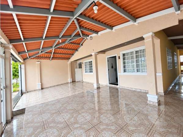 CASA AMUEBLADA EN ALQUILER – VERONA, PRADERA AZUL – $700 (C.P)