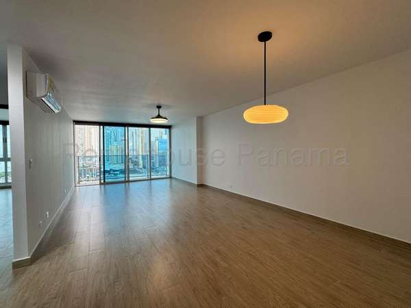 Alquiler de apartamento en Marina Plaza 27MVCH3149