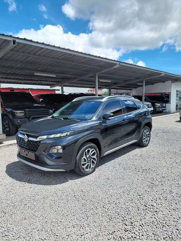 2025 Suzuki Fronx GLX - 2251 km - Garantía de agencia hasta octubre 2028