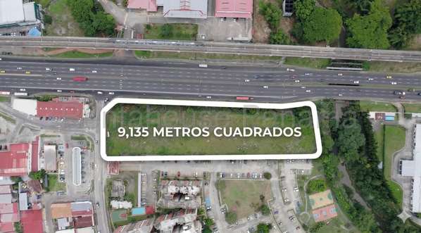 Venta de terreno en la Avenida Domingo Diaz AK